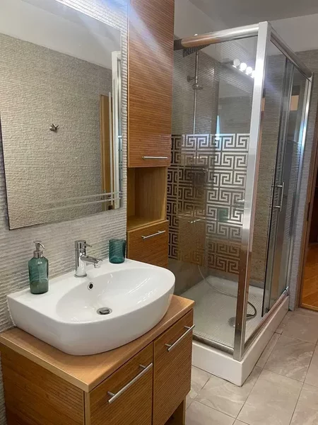 Eroilor metrou, Stirbei Voda, Judecatoria sect 6, bloc1990 anvelopat, ANAF